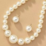 Three pieces of women's trendy large Pearl set