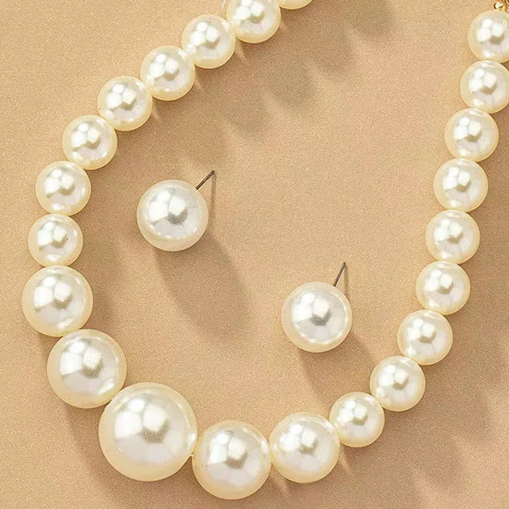 Three pieces of women's trendy large Pearl set