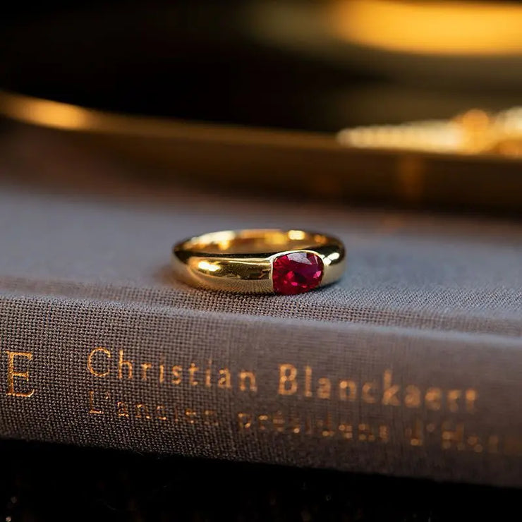 Luxury high court style French red zircon retro female index finger ring